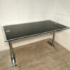 Bureau en verre noir