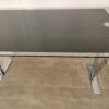 Bureau en verre noir – Image 4