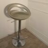 Tabouret de bar gris métallique