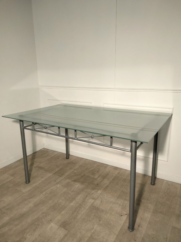 Table ronde en verre d'occasion - Ameublement