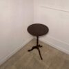 Petit guéridon en bois (avec miroir) – Image 2