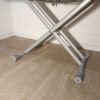 Table grise à hauteur ajustable (+rallonges, 6-8 personnes) – Image 11