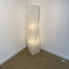 Lampadaire en papier blanc