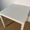 Table carré blanche (2-4 pers.) – Image 3