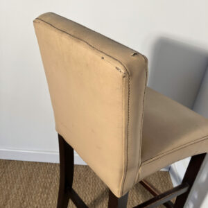 Tabouret de bar en cuir beige et bois – Image 6