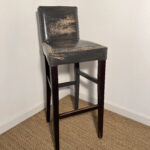 Tabouret de bar en cuir gris et bois