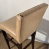 Lot de 2 tabourets de bar en cuir beige et bois – Image 5