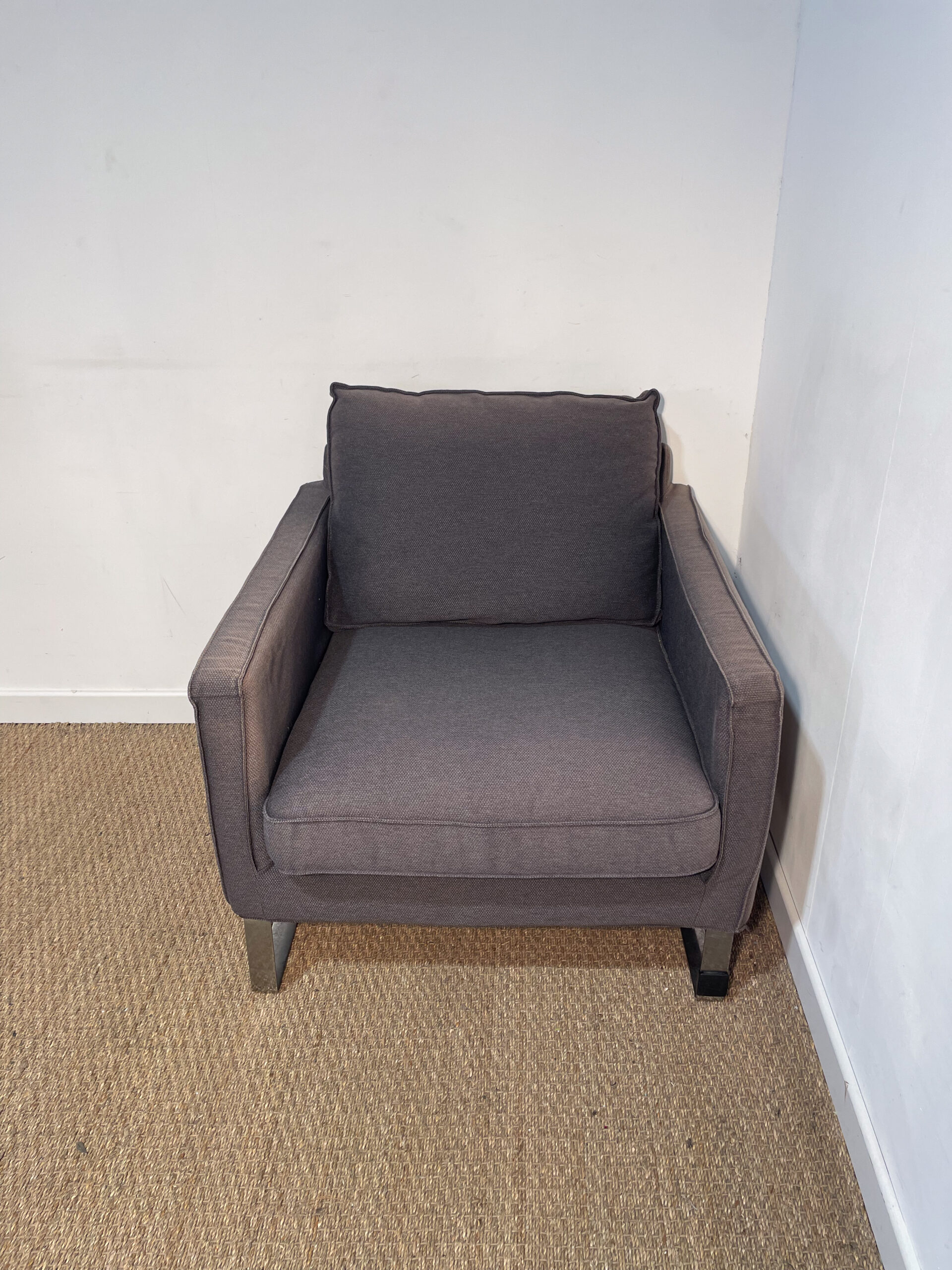 Fauteuil carré en tissu gris – Image 2