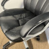 Fauteuil de bureau en similicuir noir – Image 4