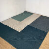 Grand tapis bleu à motifs 200x250