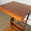 Table de chevet en bois sur roulettes – Image 7