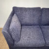 Canapé en tissu bleu marine – Image 6