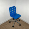Petite chaise réglable bleue