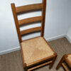 Lot de 2 chaises anciennes en bois – Image 4
