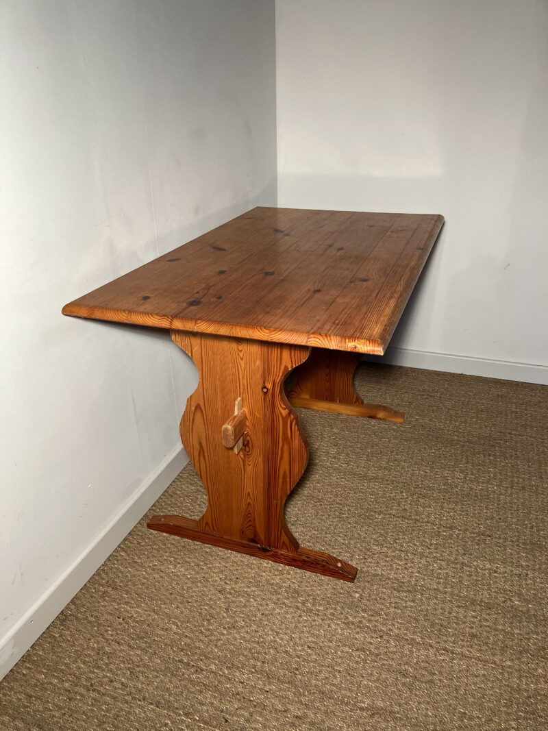 Table ou bureau en bois – Image 3