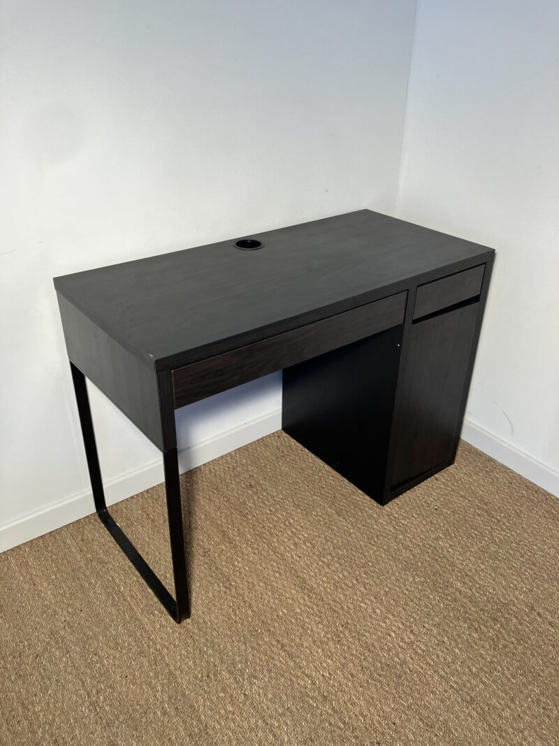 Petit bureau en bois et métal noir