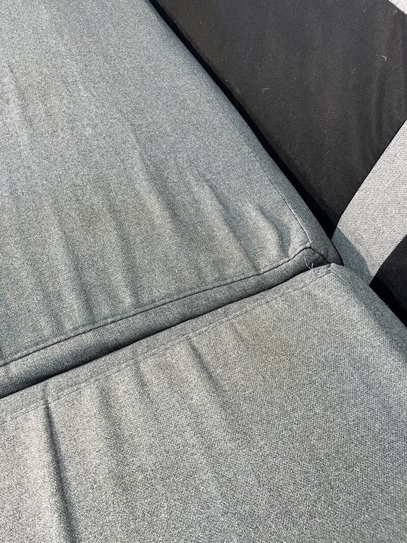Canapé gris clair scandinave – Image 8