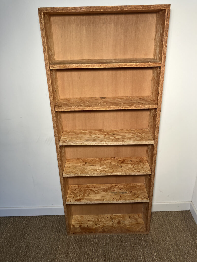 Grande étagère en bois aggloméré – Image 2
