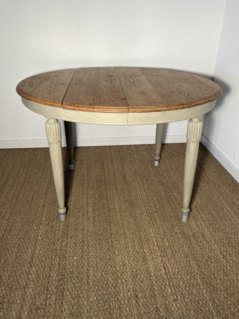 Table en bois ovale et pieds gris – Image 2