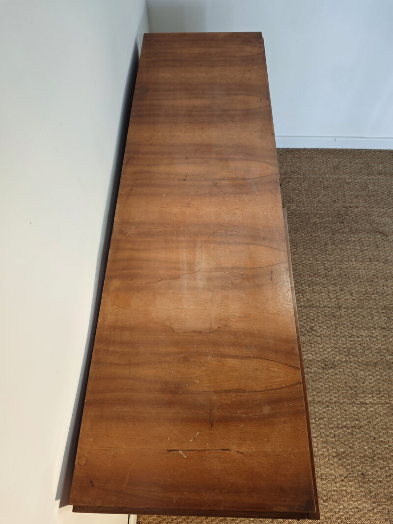 Buffet en bois vintage – Image 4
