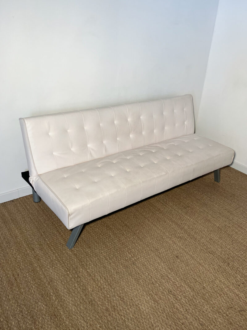 Banquette en cuir blanc dépliable