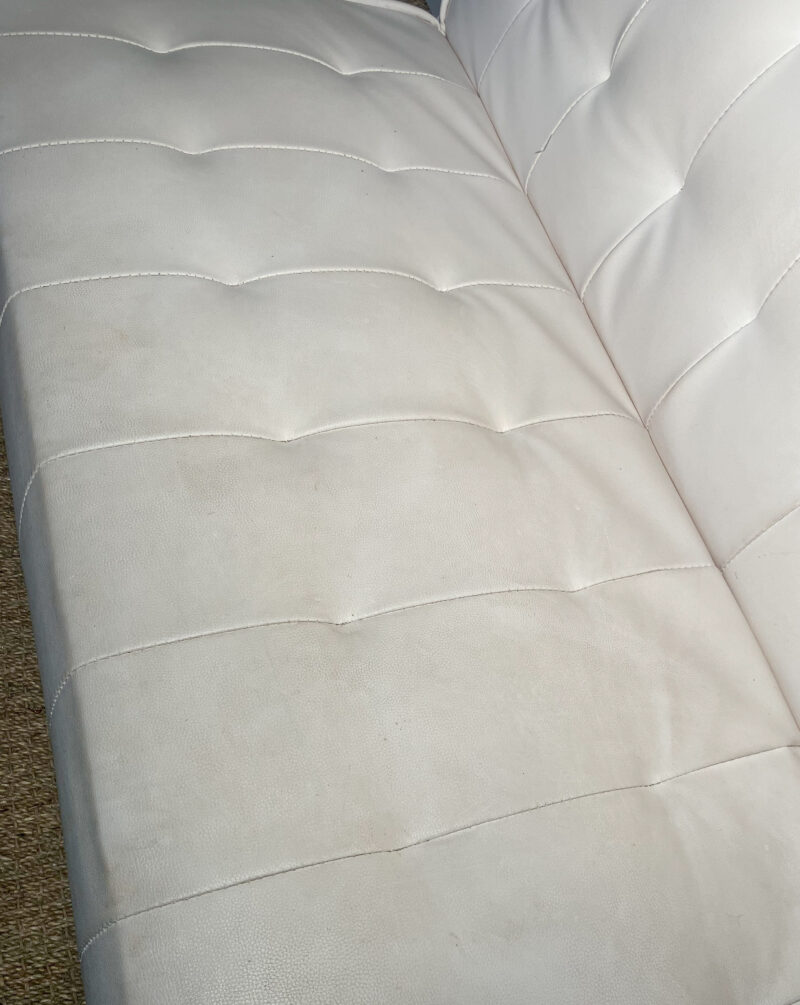 Banquette en cuir blanc dépliable – Image 5