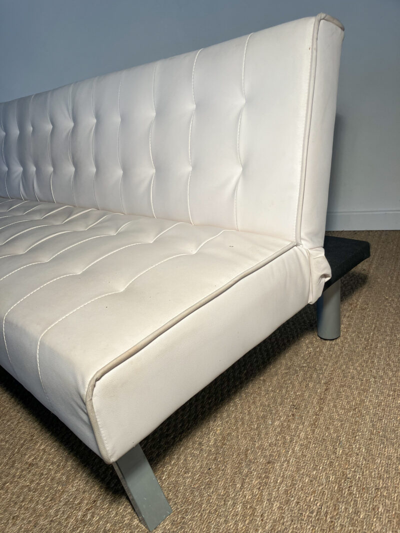 Banquette en cuir blanc dépliable – Image 7