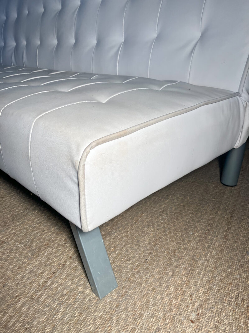 Banquette en cuir blanc dépliable – Image 8