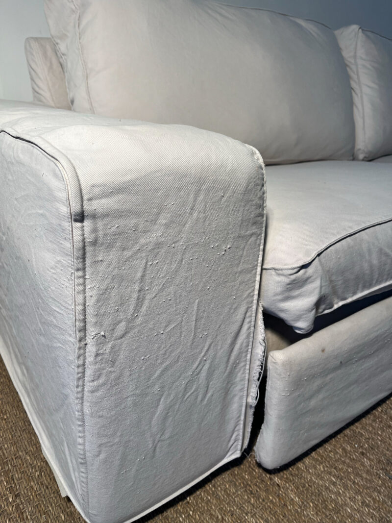 Grand canapé en tissu beige dépliable – Image 4