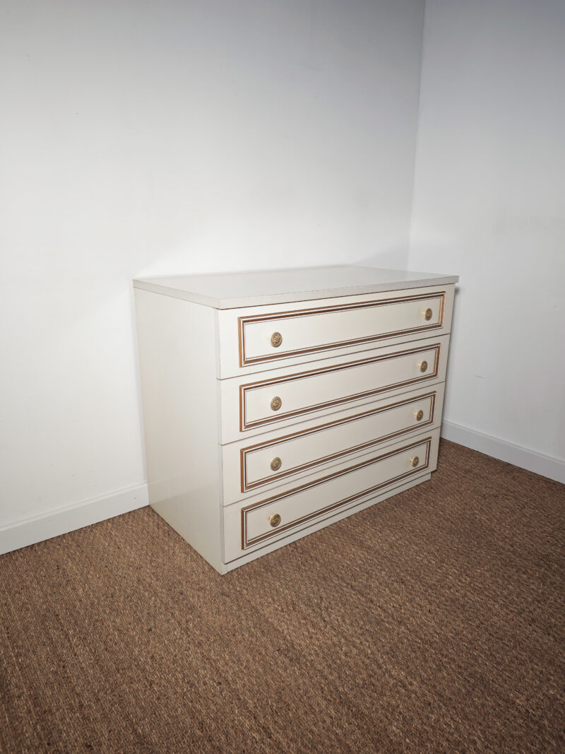 Commode blanche vintage