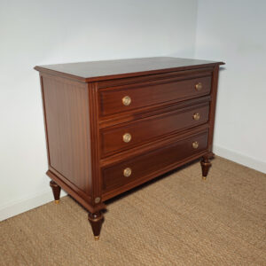 Commode en bois vintage