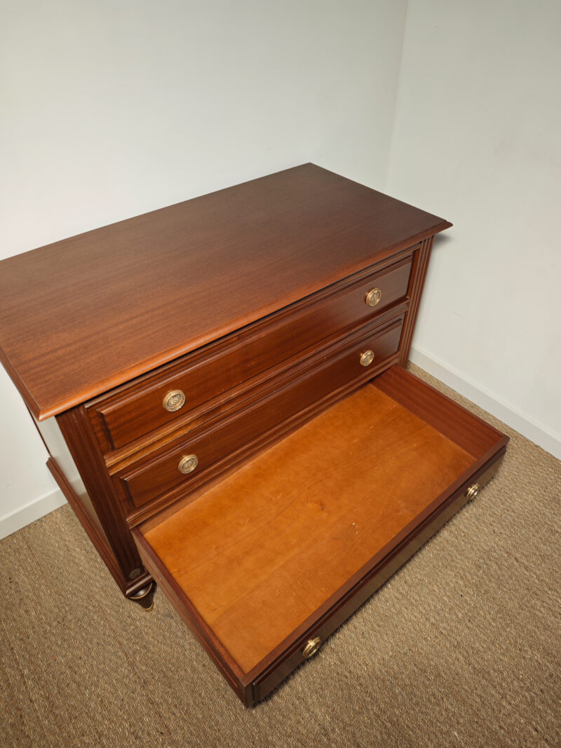 Commode en bois vintage – Image 3