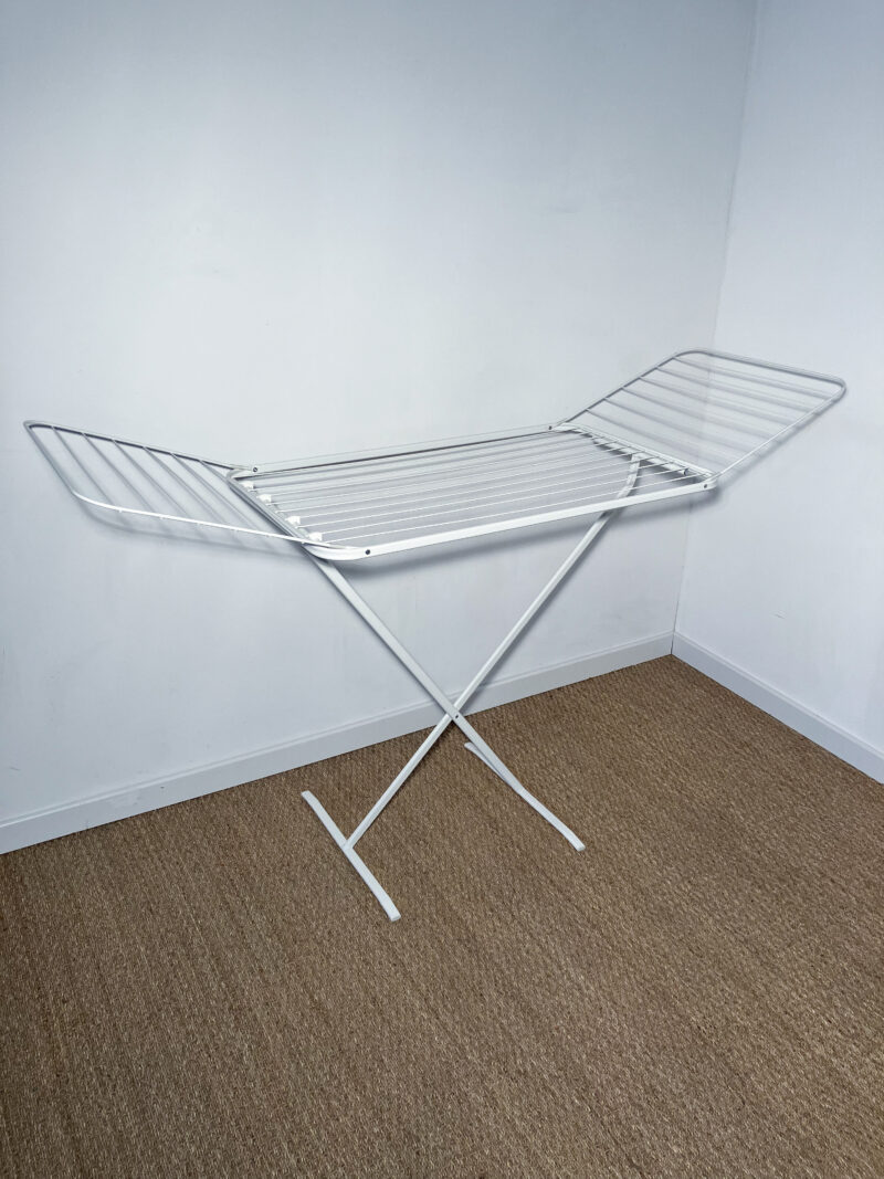 Étendoir pliable en métal blanc – Image 2