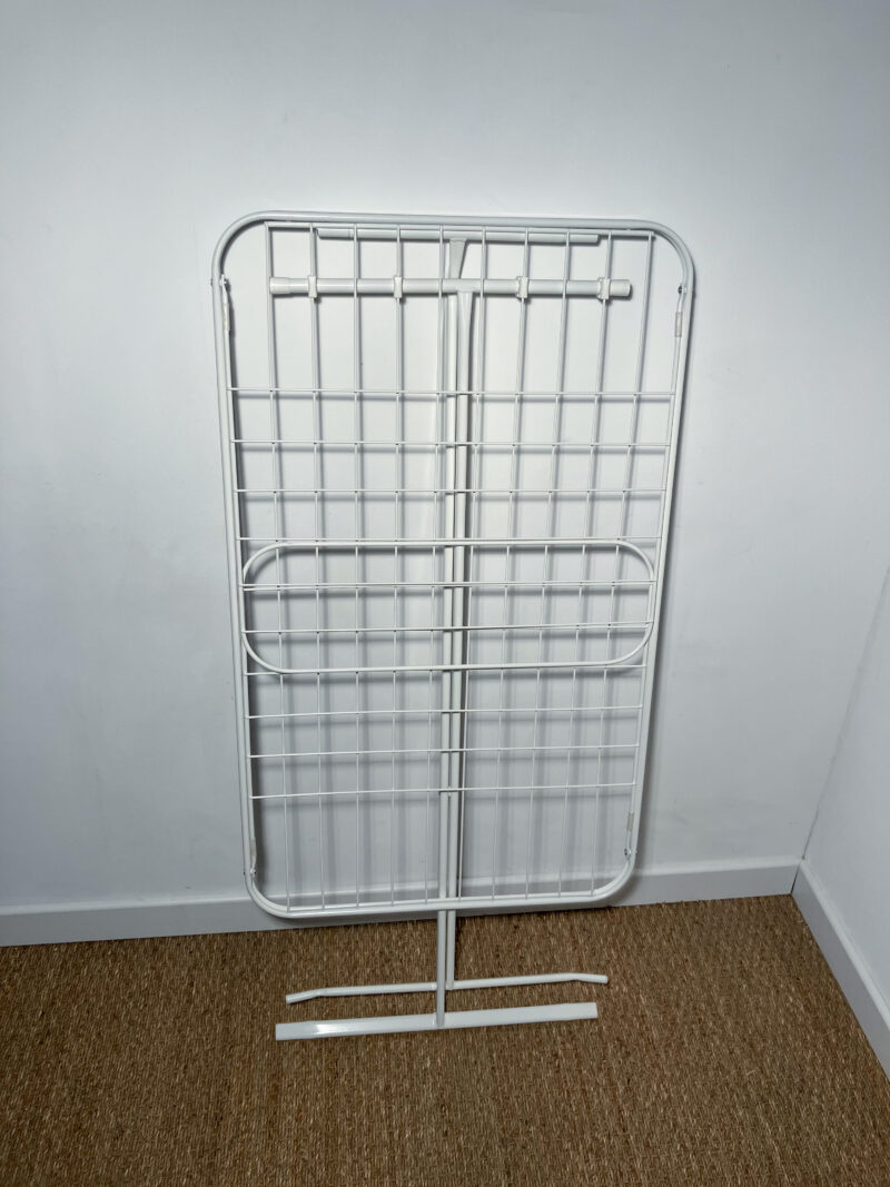 Étendoir pliable en métal blanc – Image 4