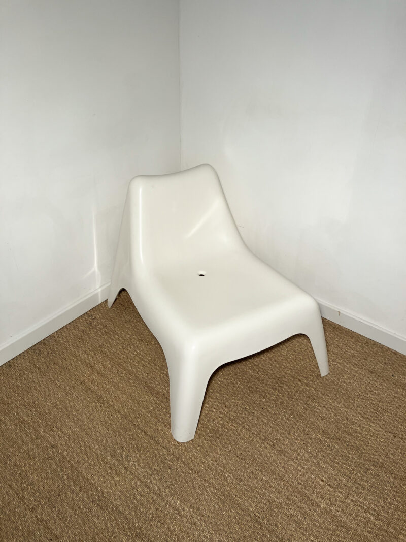 Fauteuil en plastique blanc