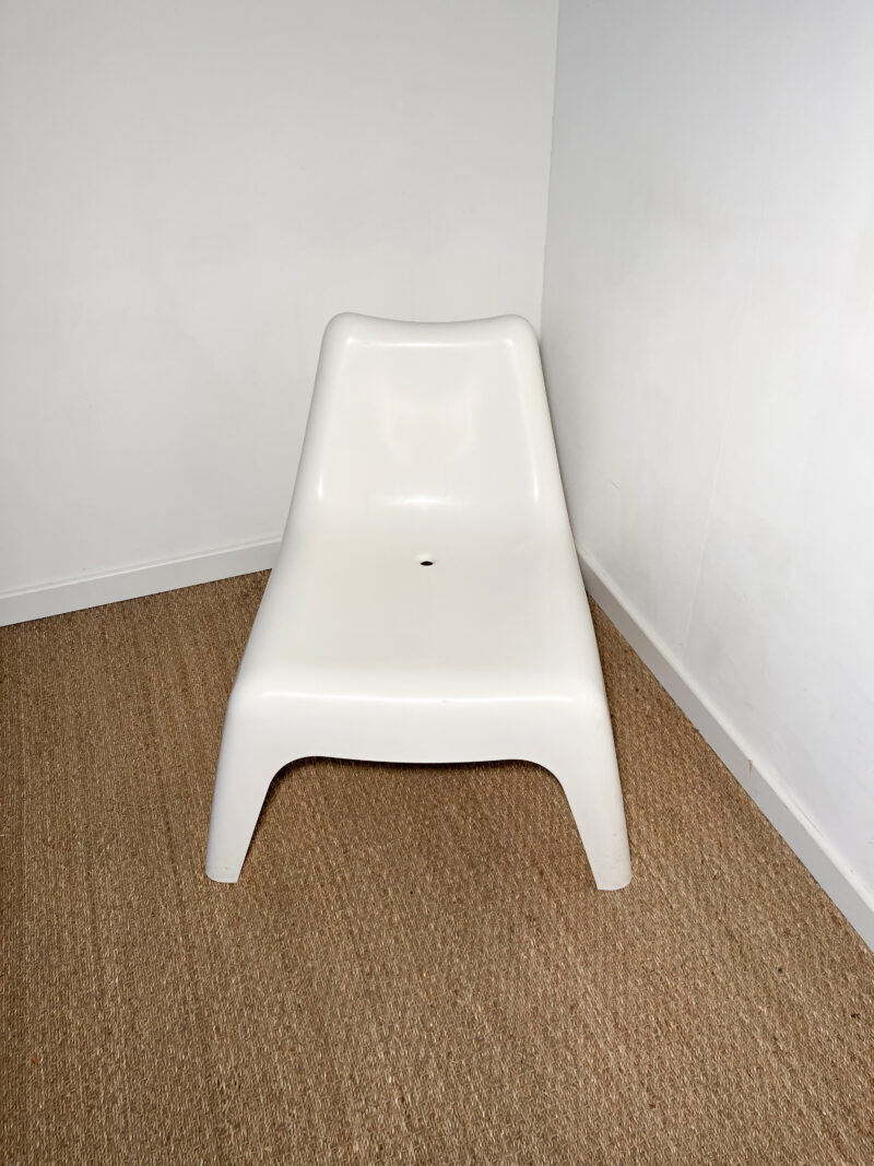 Fauteuil en plastique blanc – Image 2