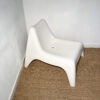 Fauteuil en plastique blanc – Image 3