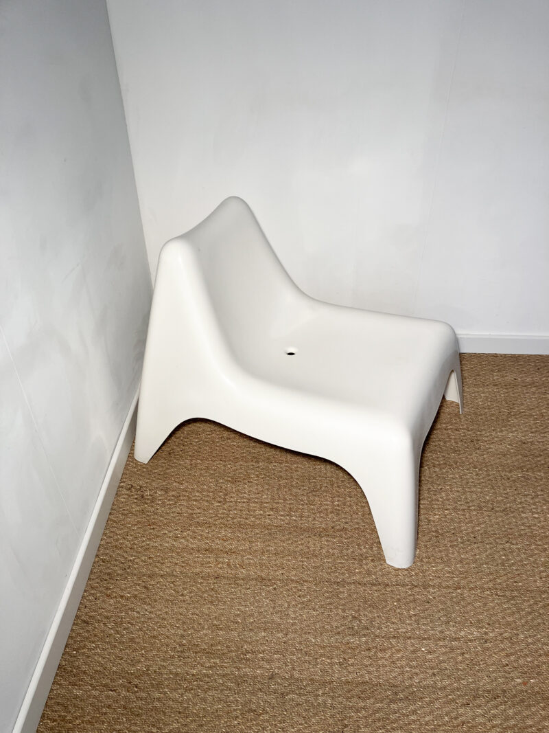 Fauteuil en plastique blanc – Image 3