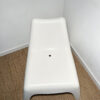 Fauteuil en plastique blanc – Image 4