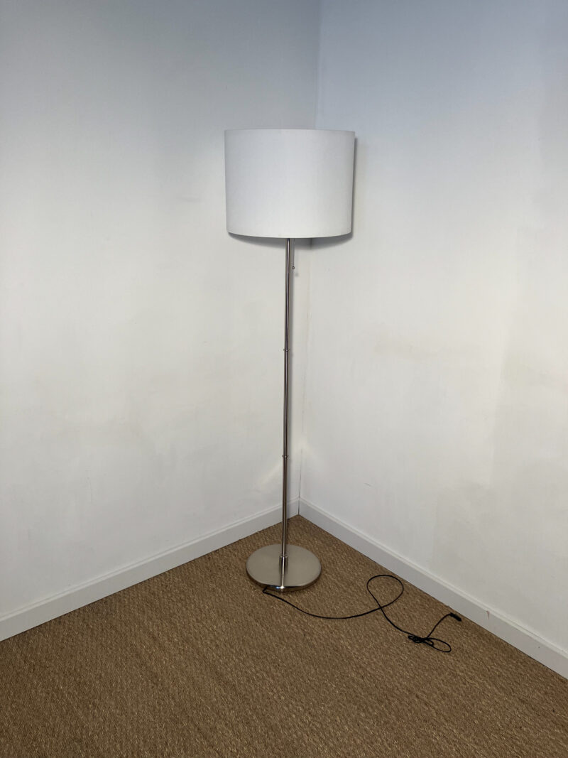 Lampadaire abat-jour circulaire blanc