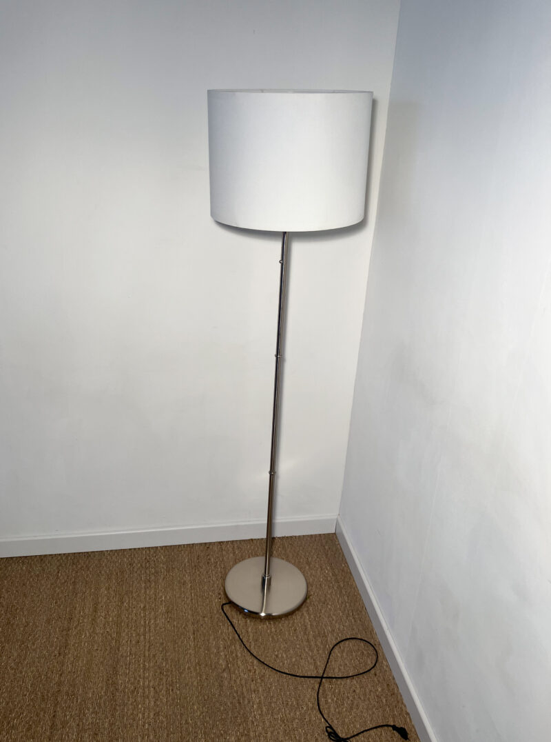 Lampadaire abat-jour circulaire blanc – Image 2