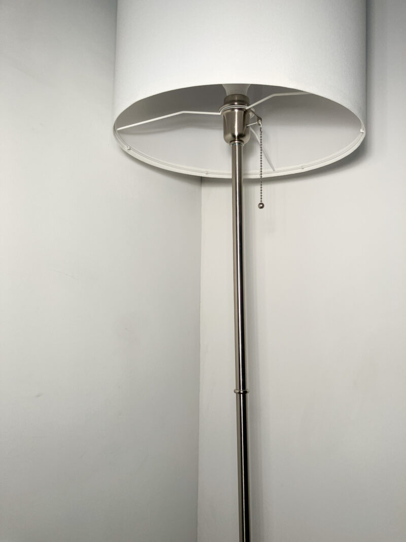 Lampadaire abat-jour circulaire blanc – Image 4