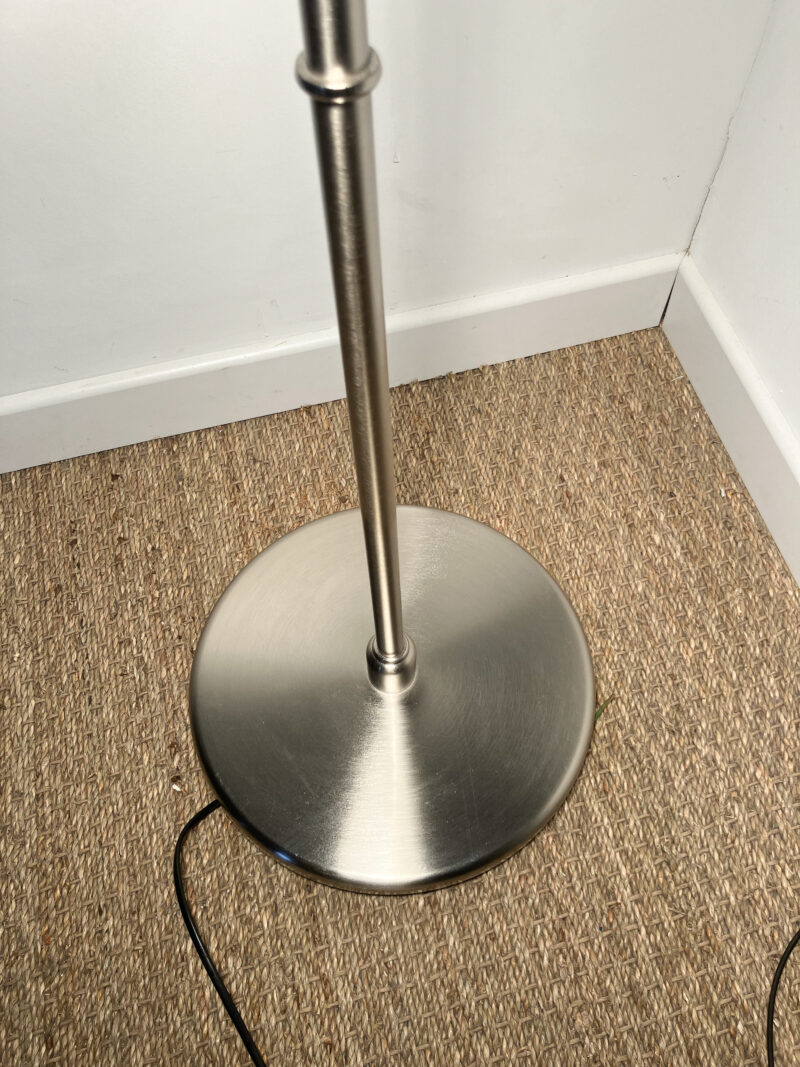 Lampadaire abat-jour circulaire blanc – Image 5