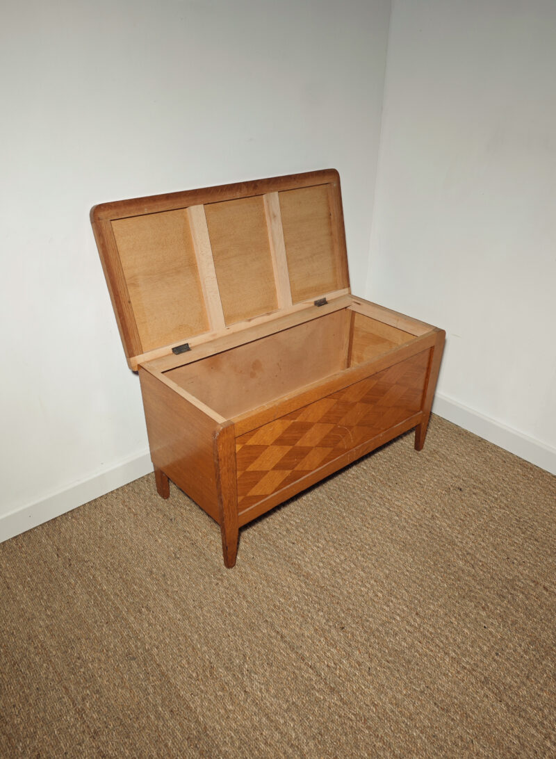 Petit coffre en bois vintage