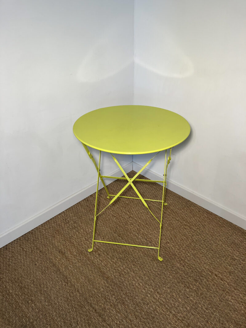 Petite table ronde verte pliable