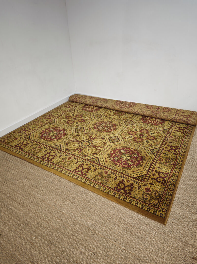 Grand tapis style oriental