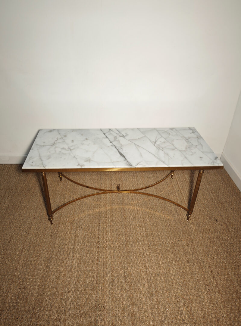 Table basse marbre et piètement doré – Image 2