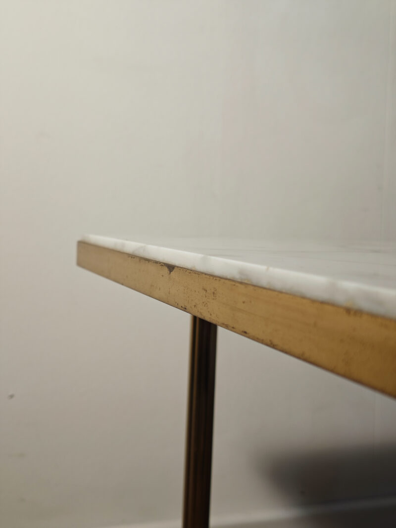 Table basse marbre et piètement doré – Image 3