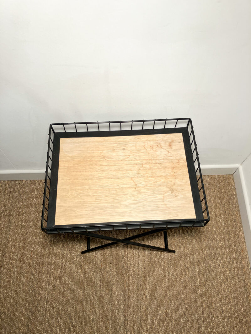 Petite table pliable en métal noir – Image 4