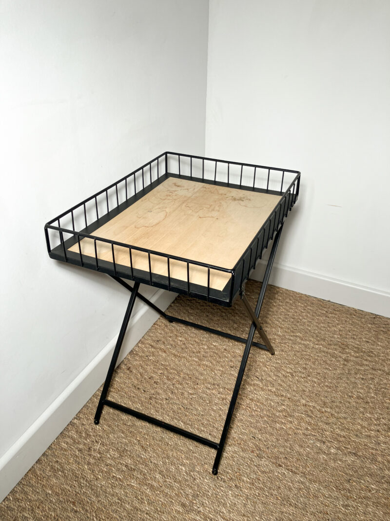 Petite table pliable en métal noir – Image 5
